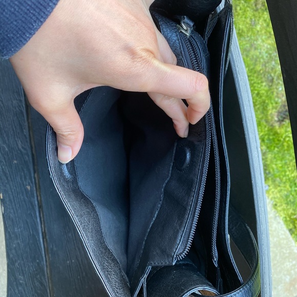 Ostrich Leather Shoulder Bag - Picture 4 of 8